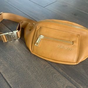 Fawn Design original Fawny pack fanny pack